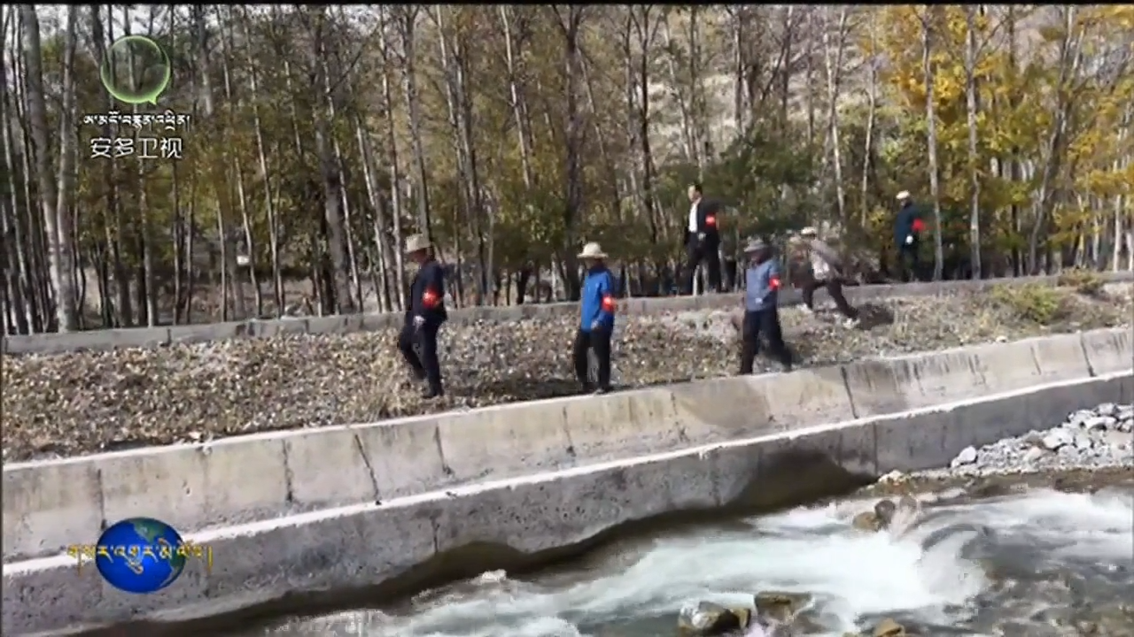 ཧོང་ཀྲུང་གིས་ཆུ་དཔོན་དང་མཚེའུ་དཔོན་ལམ་ལུགས་ལག་བསྟར་བྱས་ནས་ཆུ་དྭངས་ལ་ཆུ་འགྲམ་ལྗང་མདོག་ཅན་དུ་སྲུང་སྐྱོང་བྱས།