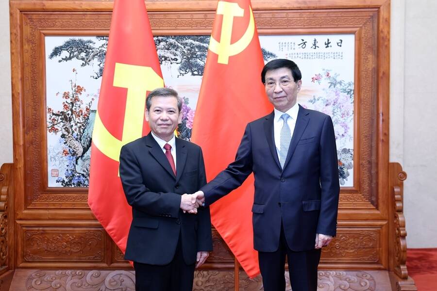 ཝང་ཧུའུ་ཉིང་གིས་ཡོ་ནན་གུང་ཁྲན་ཏང་གི་འཐུས་ཚབ་ཚོགས་པར་མཇལ་འཕྲད་གནང་།