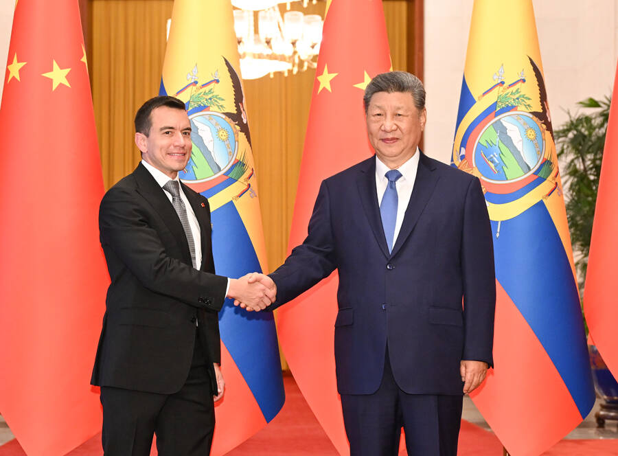 ཞི་ཅིན་ཕིང་གིས་ཨེ་ཁ་ཏོར་གྱི་སྲིད་འཛིན་དང་གྲོས་མོལ་མཛད།