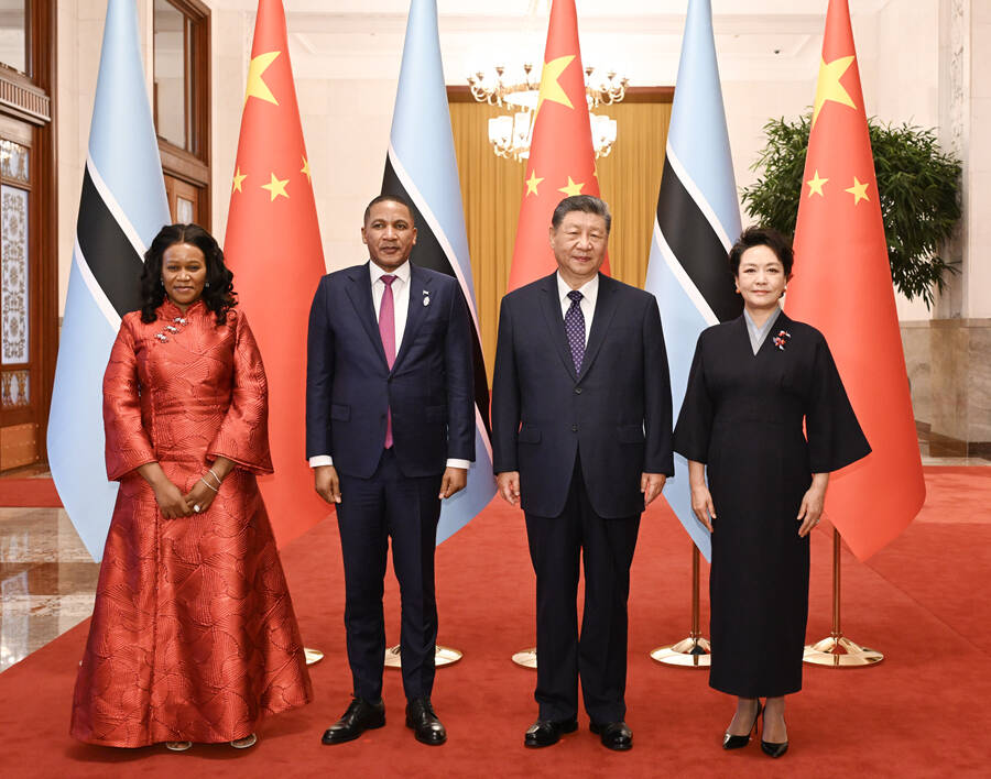 ཞི་ཅིན་ཕིང་གིས་པོ་ཚི་ཝ་ནཱའི་སྲིད་འཛིན་དང་གྲོས་མོལ་གནང་།
