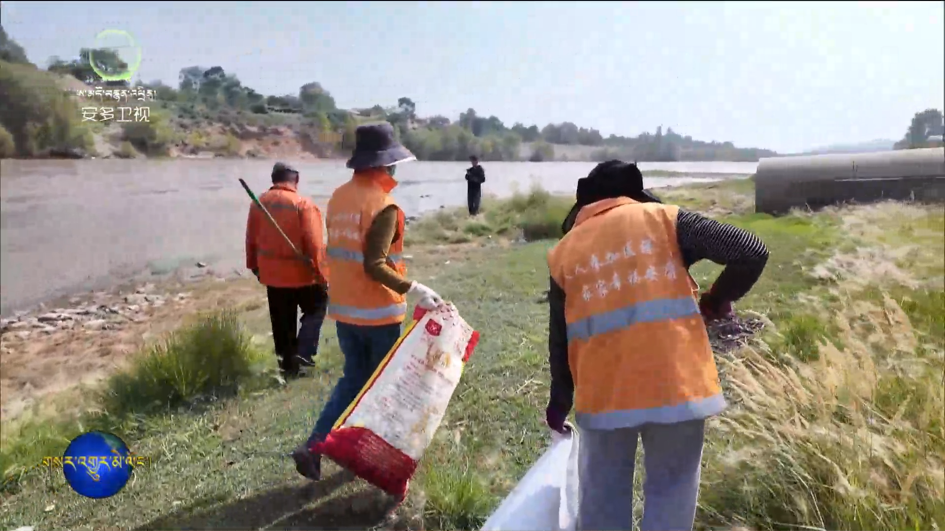 ལོ་བཅུའི་རིང་བྱ་བ་ནན་ཏན་གྱིས་བསྒྲུབས་ནས་མཐོ་སྒང་གི་ཆུ་བོ་དང་མཚེའུ་ཡི་དོ་དམ་སྲུང་སྐྱོབ་དྲ་བ་འཐུས་ཚང་དུ་བཏང་།